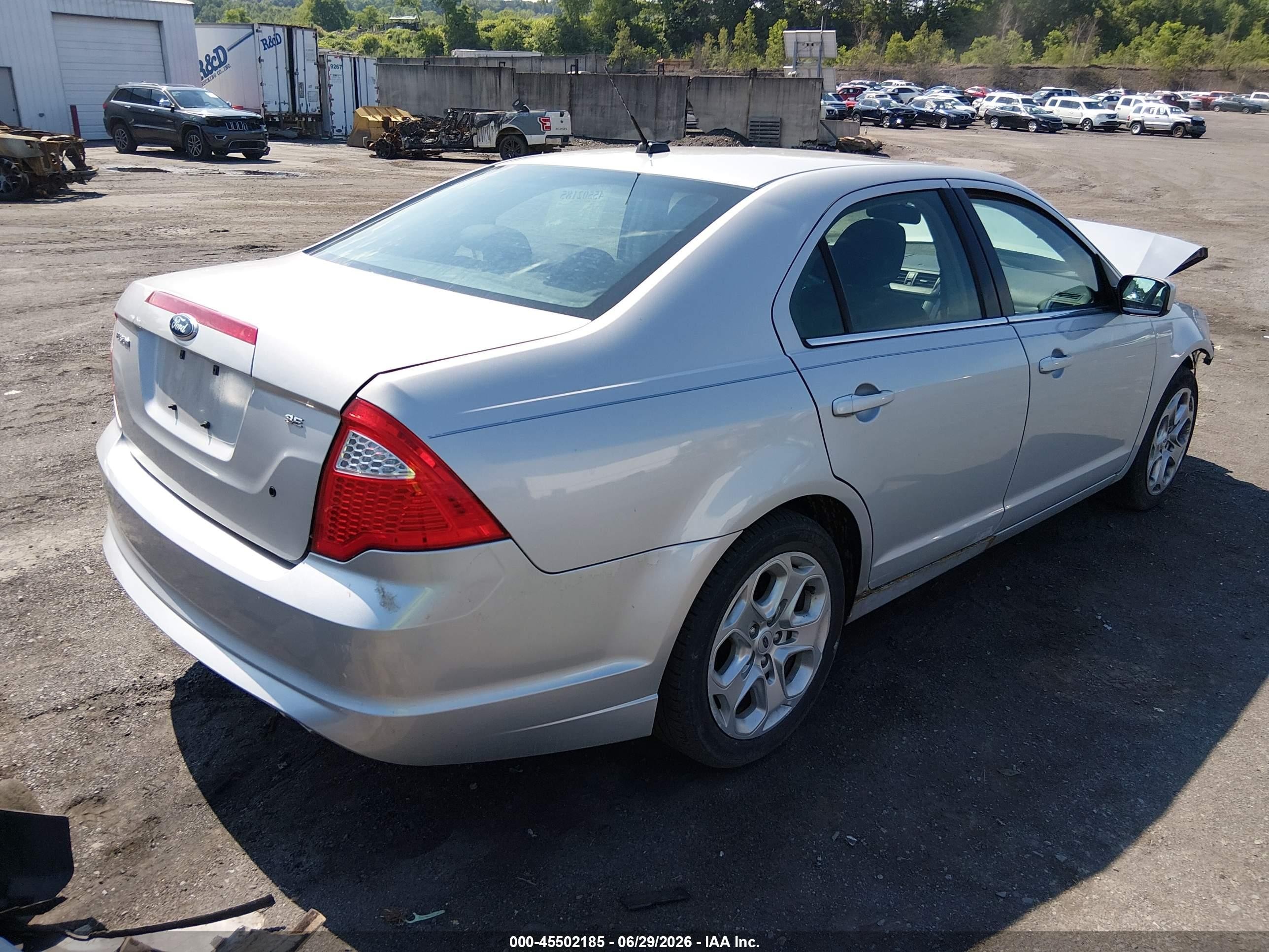 2010 Ford Fusion Se Silver vin: 3FAHP0HA8AR328690
