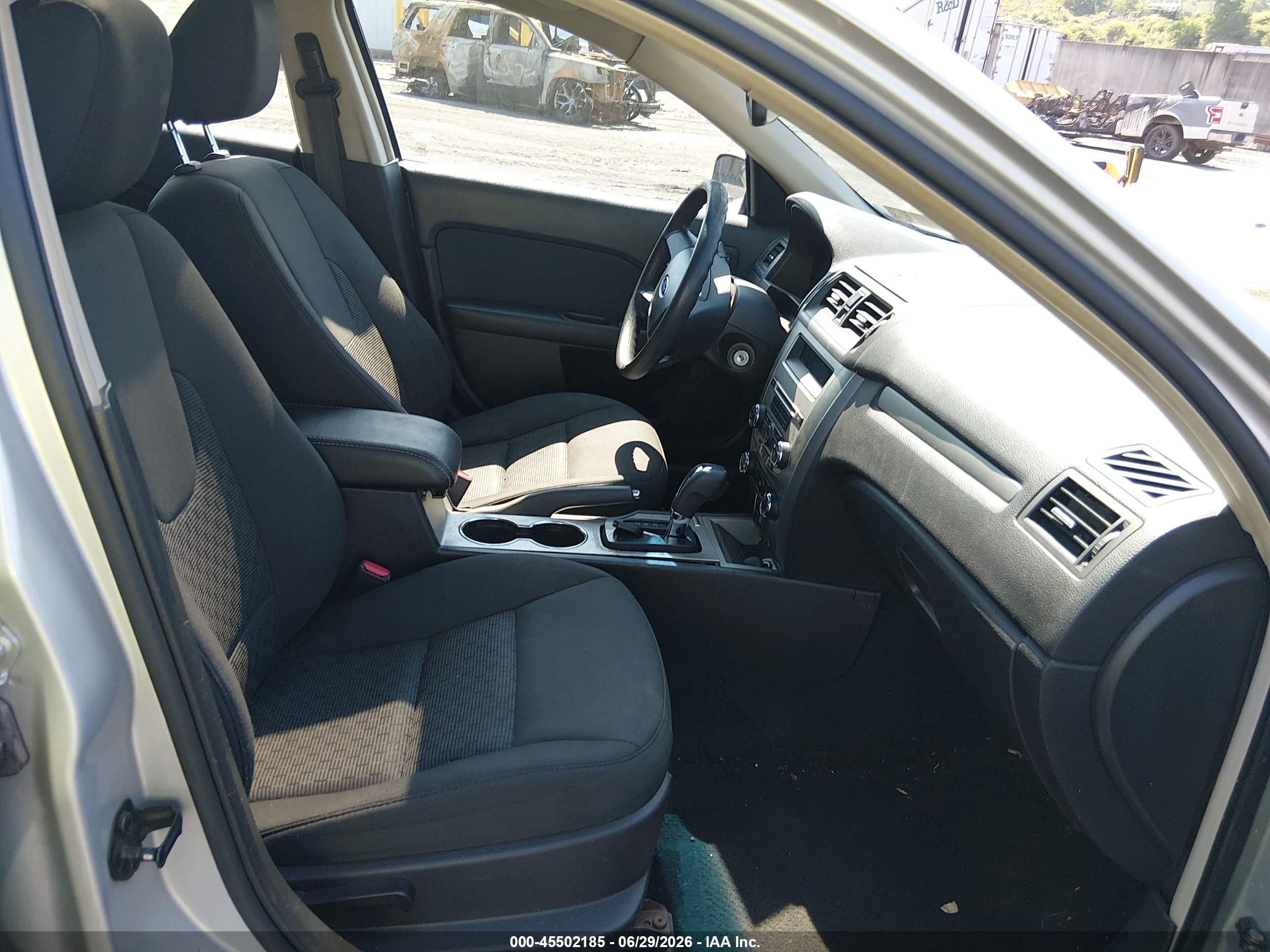 2010 Ford Fusion Se Silver vin: 3FAHP0HA8AR328690