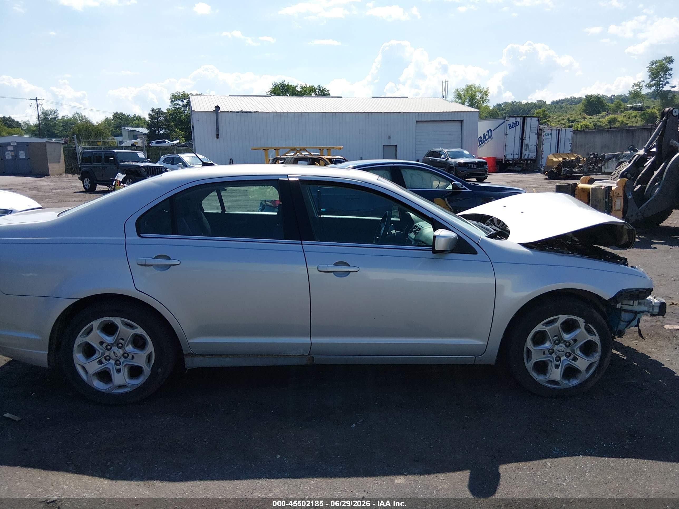 2010 Ford Fusion Se Silver vin: 3FAHP0HA8AR328690