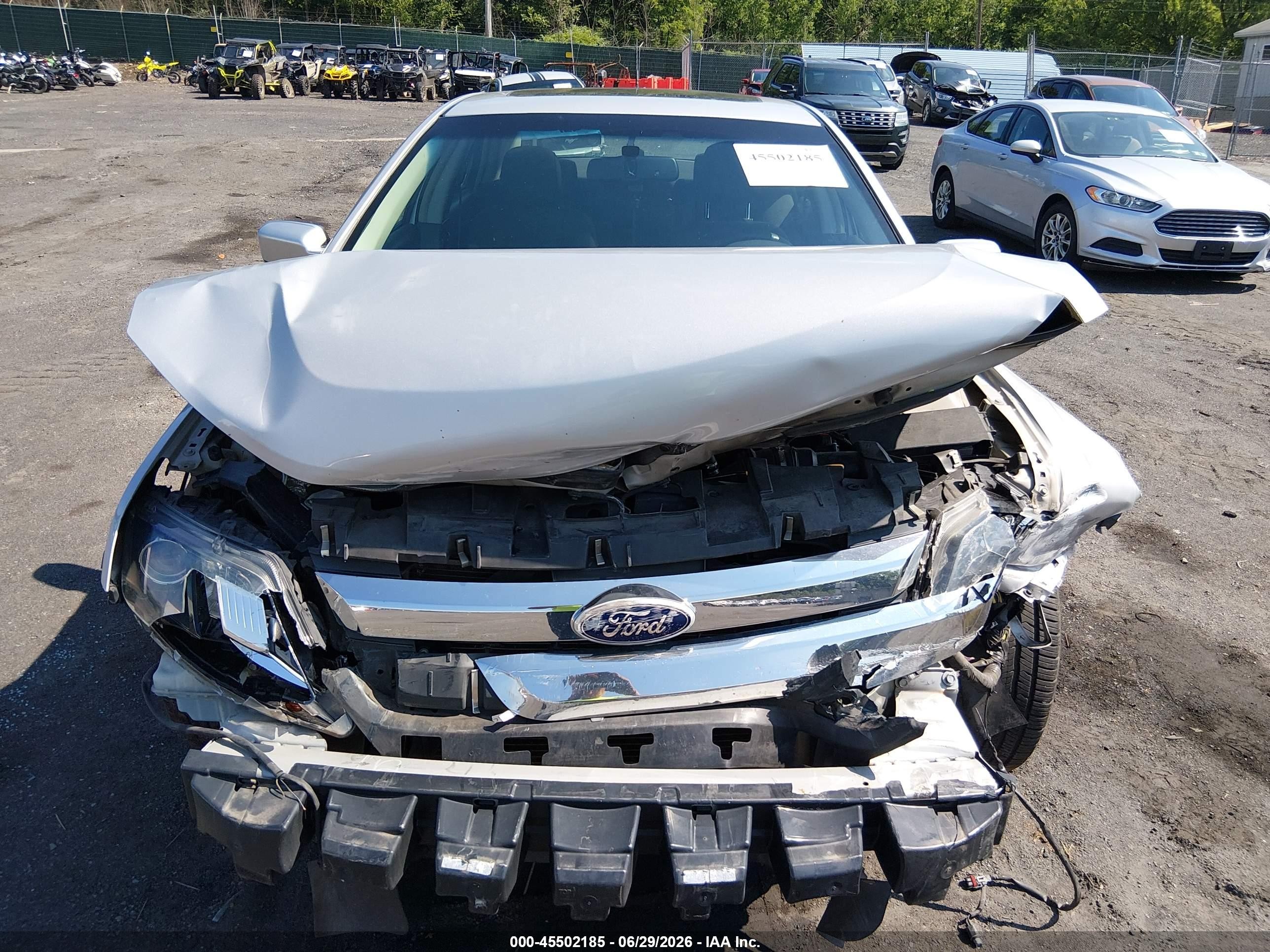 2010 Ford Fusion Se Silver vin: 3FAHP0HA8AR328690