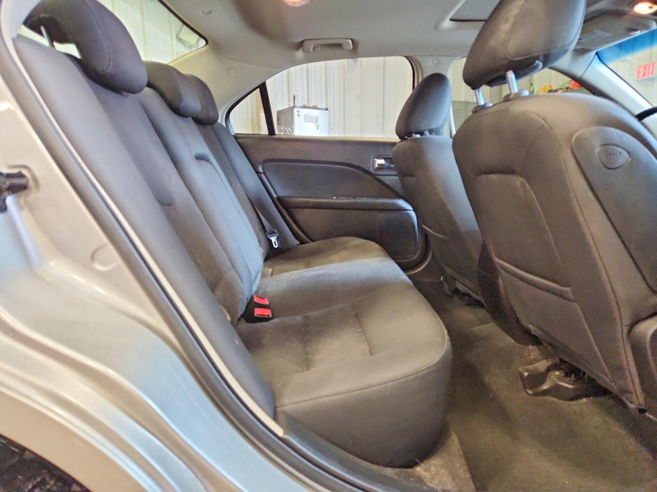 2010 Ford Fusion Se Silver vin: 3FAHP0HA8AR365657