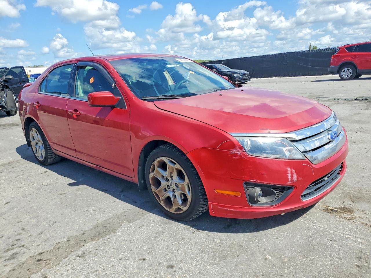 2011 Ford Fusion Se Red vin: 3FAHP0HA8BR277645