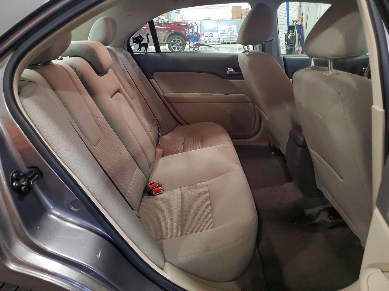 2011 Ford Fusion Se Gray vin: 3FAHP0HA8BR324267