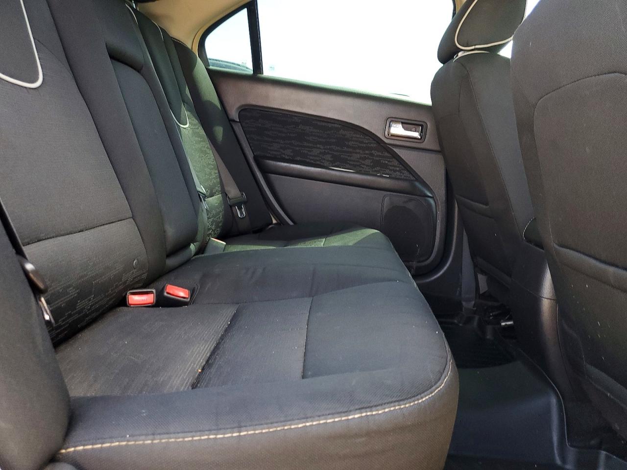 2011 Ford Fusion Se Red vin: 3FAHP0HA8BR334863