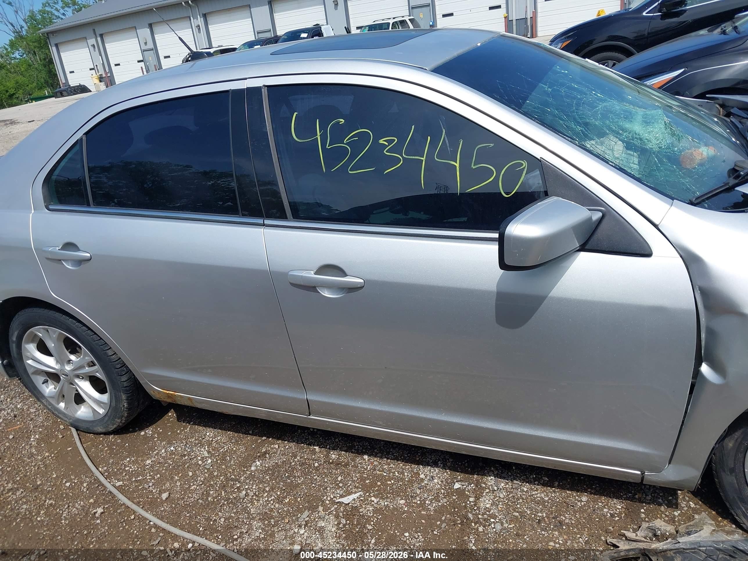 2012 Ford Fusion Se Серебряный vin: 3FAHP0HA8CR142957