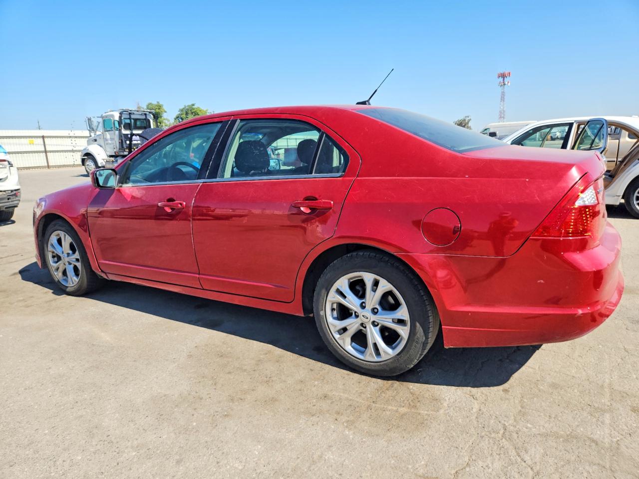 2012 Ford Fusion Se Red vin: 3FAHP0HA8CR292521
