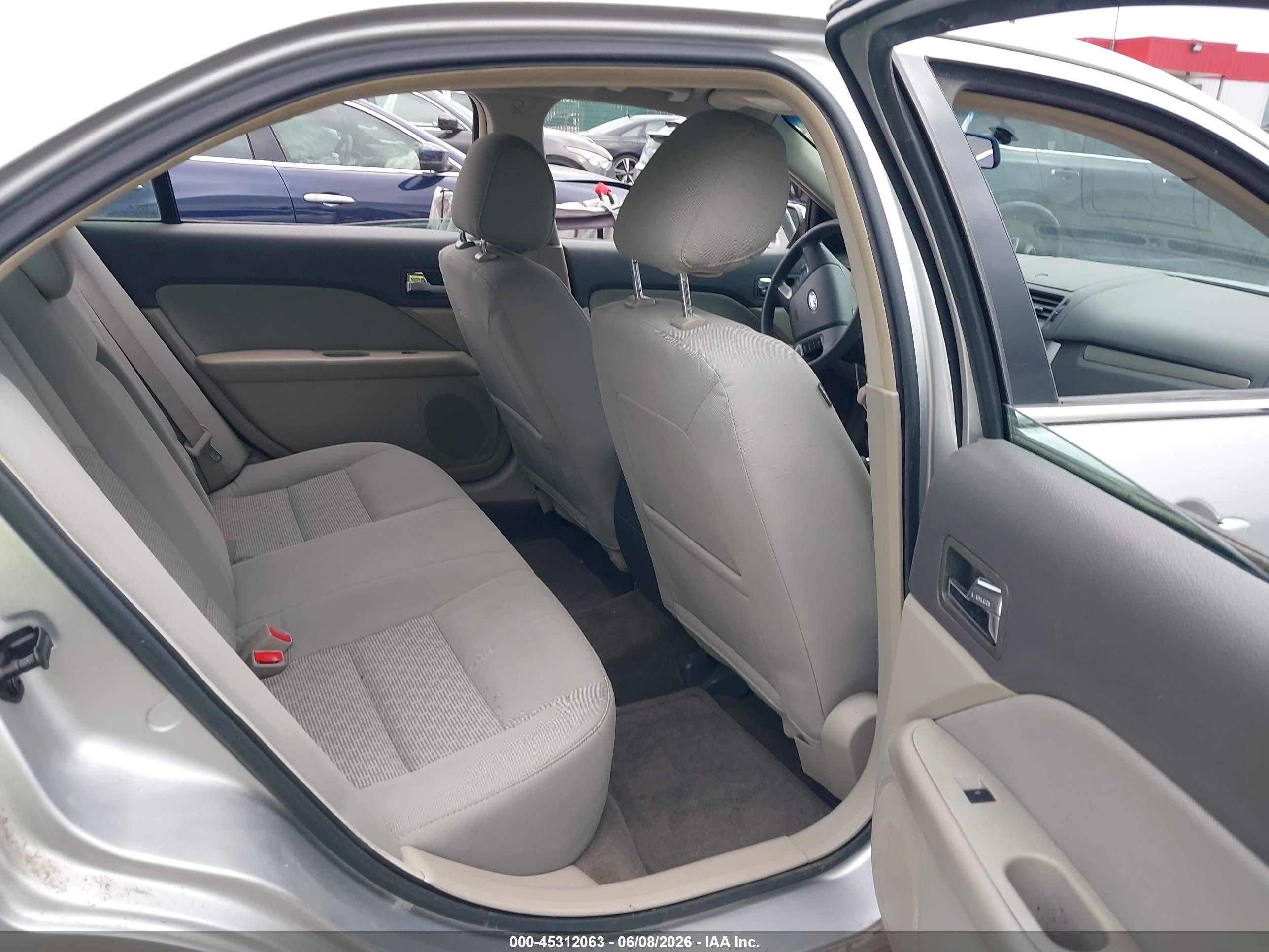2012 Ford Fusion Se Silver vin: 3FAHP0HA8CR329048