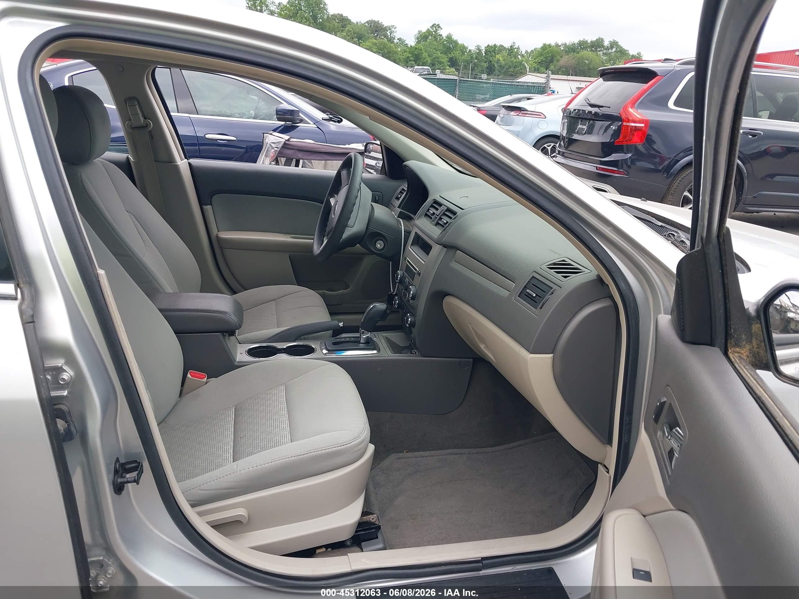 2012 Ford Fusion Se Silver vin: 3FAHP0HA8CR329048