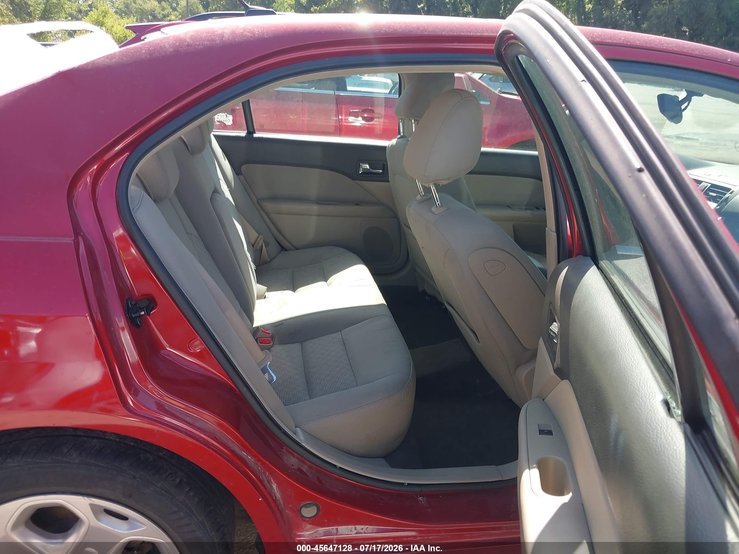 2010 Ford Fusion Se Red vin: 3FAHP0HA9AR240263