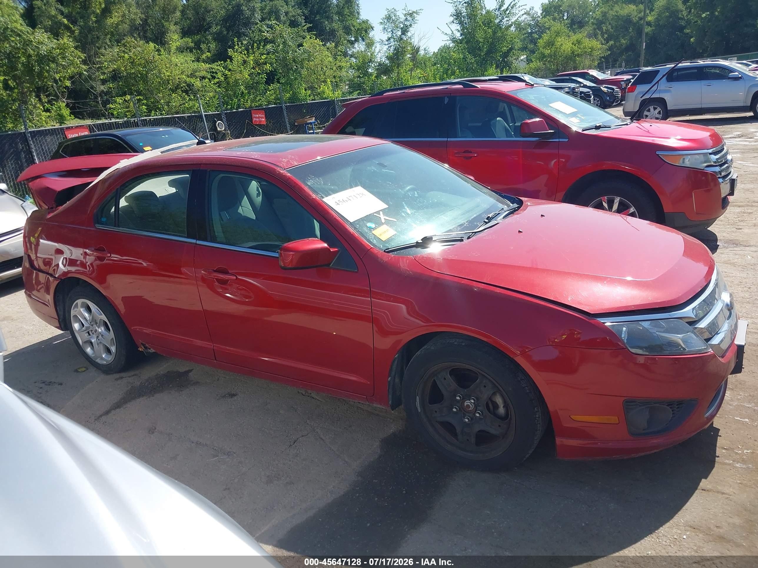 2010 Ford Fusion Se Red vin: 3FAHP0HA9AR240263