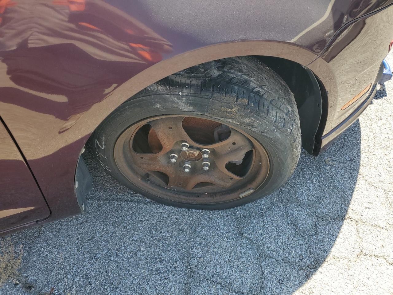 2011 Ford Fusion Se Burgundy vin: 3FAHP0HA9BR117919 Damage: Right Front Tire, Flat, Repair Required