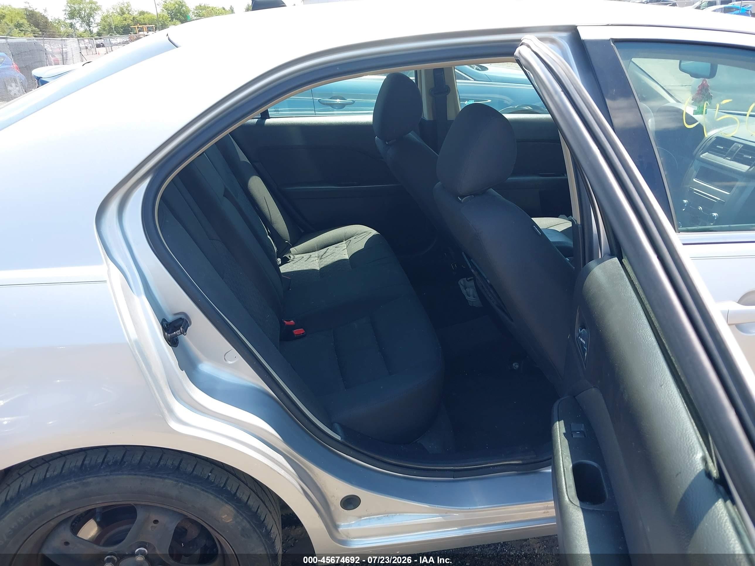 2011 Ford Fusion Se Серебряный vin: 3FAHP0HA9BR151634