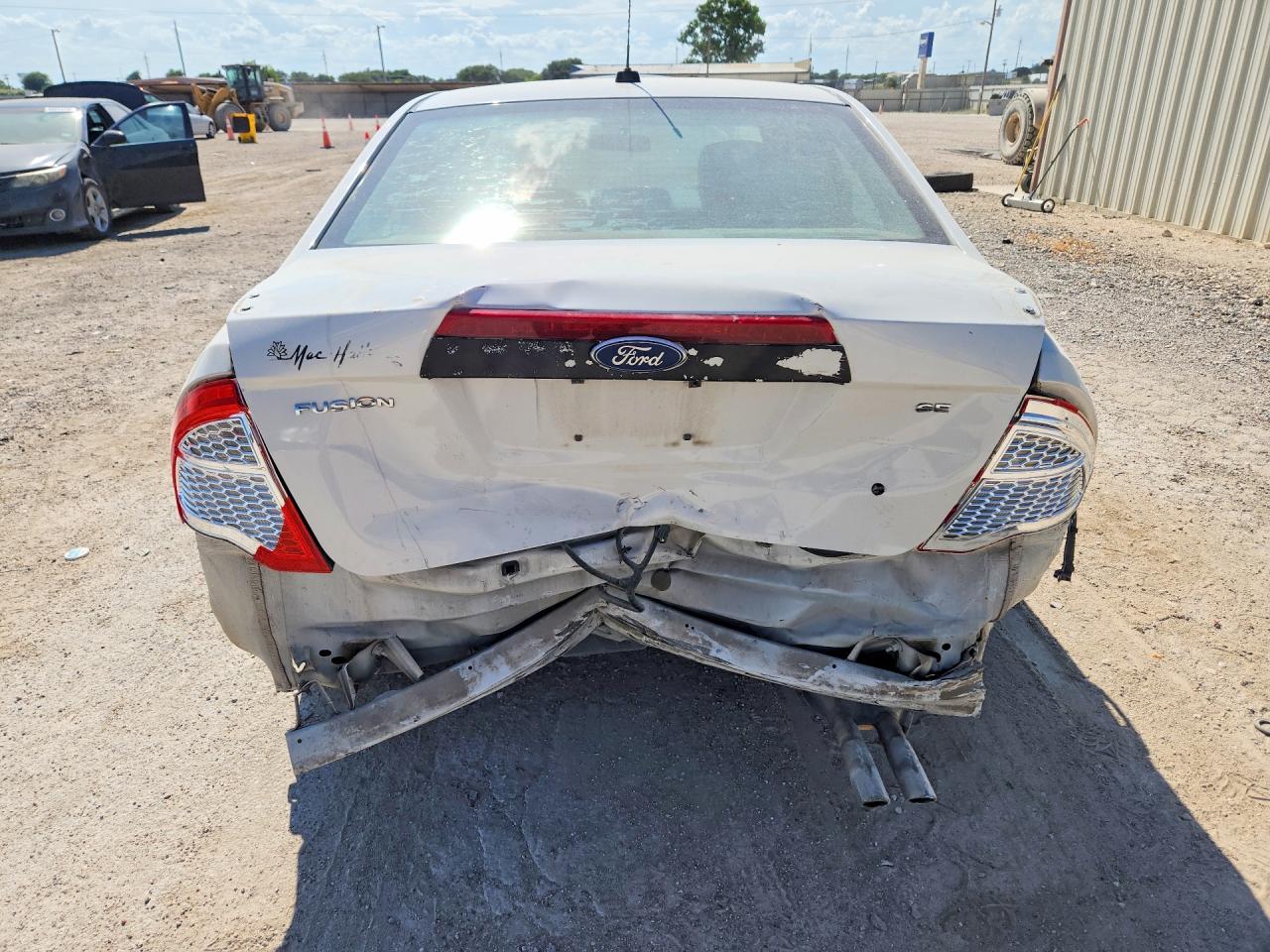 2011 Ford Fusion Se White vin: 3FAHP0HA9BR210651