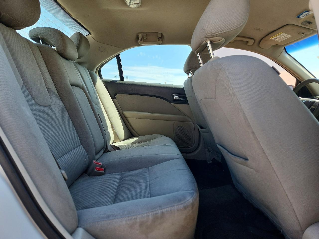 2011 Ford Fusion Se White vin: 3FAHP0HA9BR210651