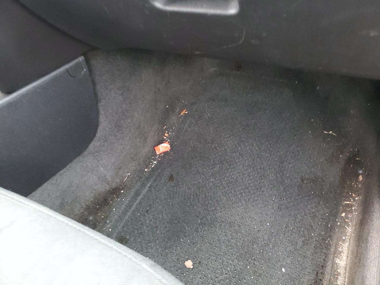 2011 Ford Fusion Se Silver vin: 3FAHP0HA9BR292784 Damage: Right Front Carpet, Stained, Permanent
