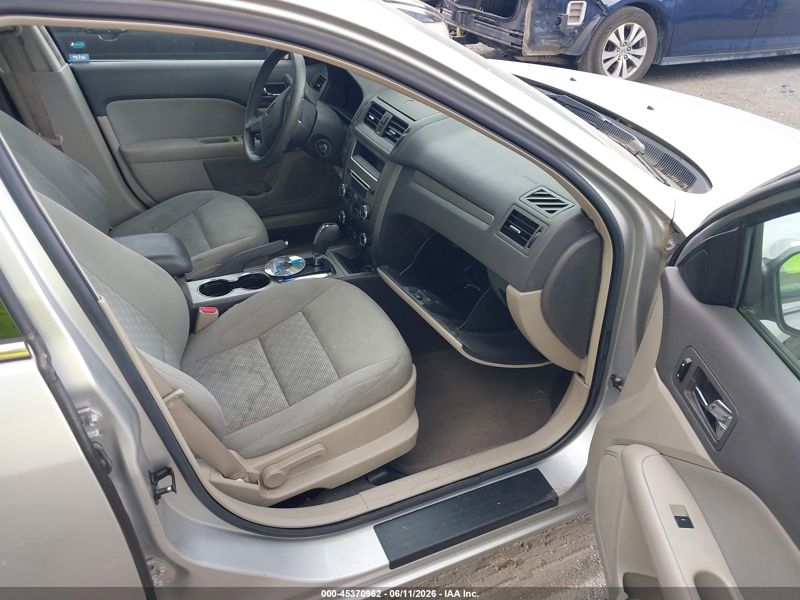 2010 Ford Fusion Se Серебряный vin: 3FAHP0HAXAR239686