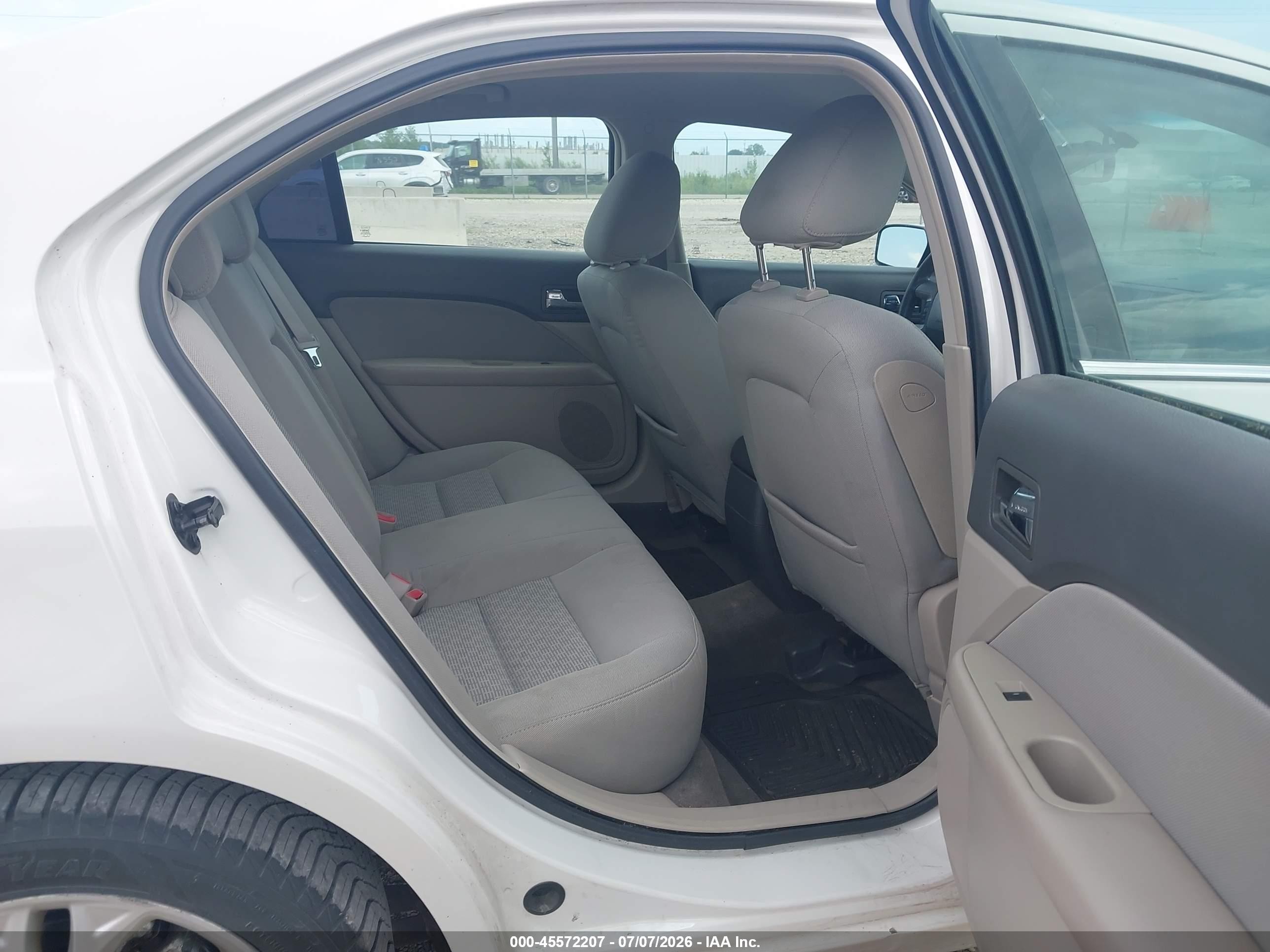 2010 Ford Fusion Se White vin: 3FAHP0HAXAR242491