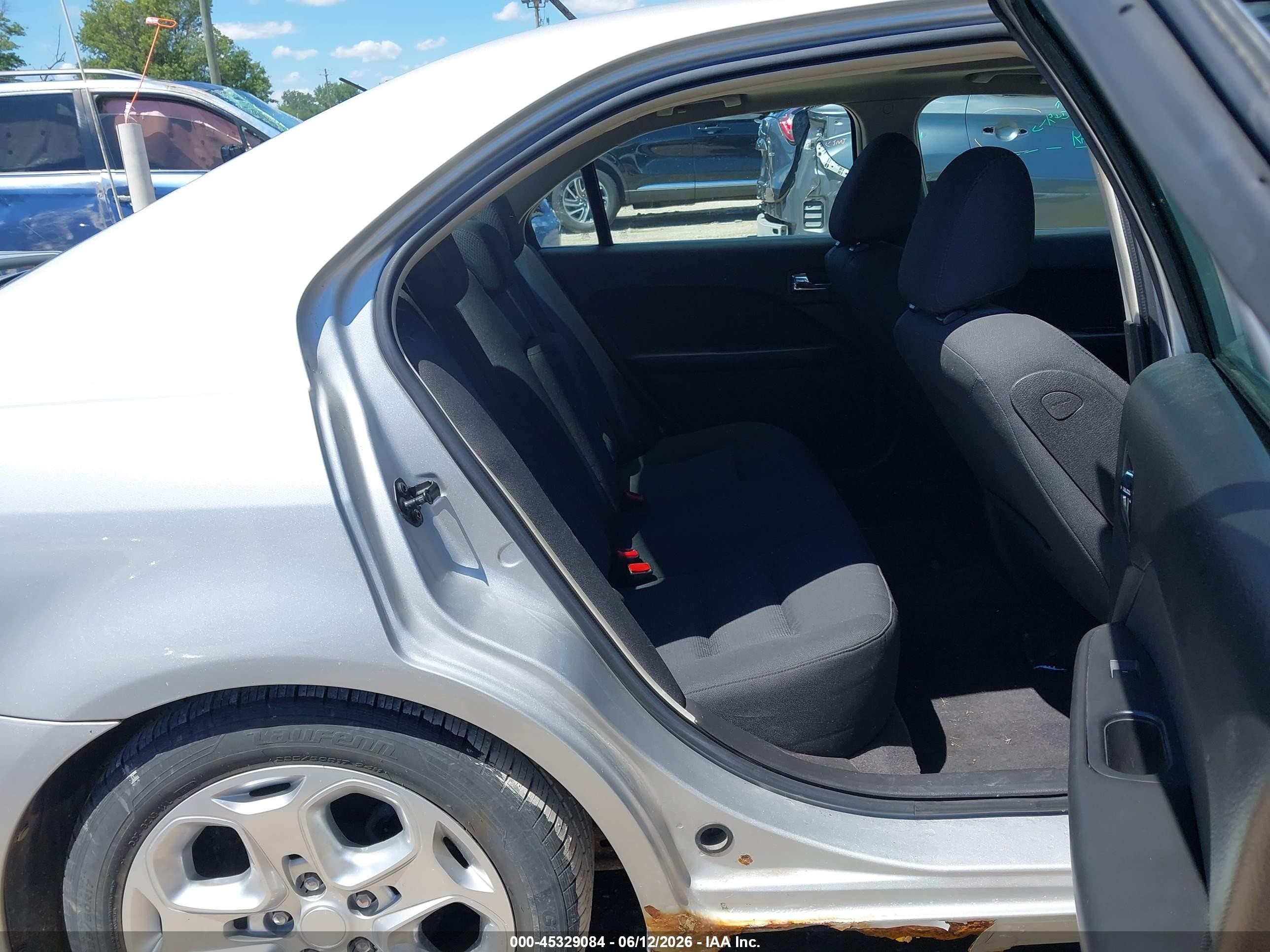 2010 Ford Fusion Se Серебряный vin: 3FAHP0HG2AR129171