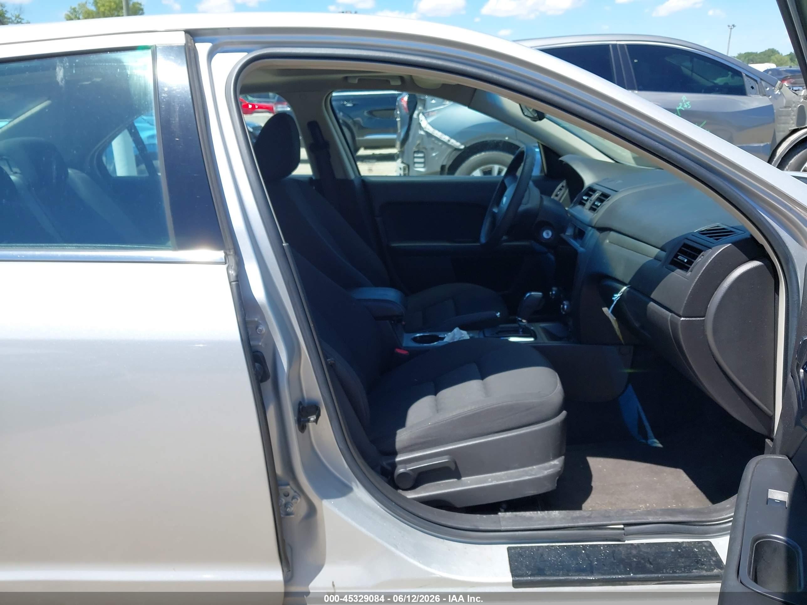 2010 Ford Fusion Se Серебряный vin: 3FAHP0HG2AR129171