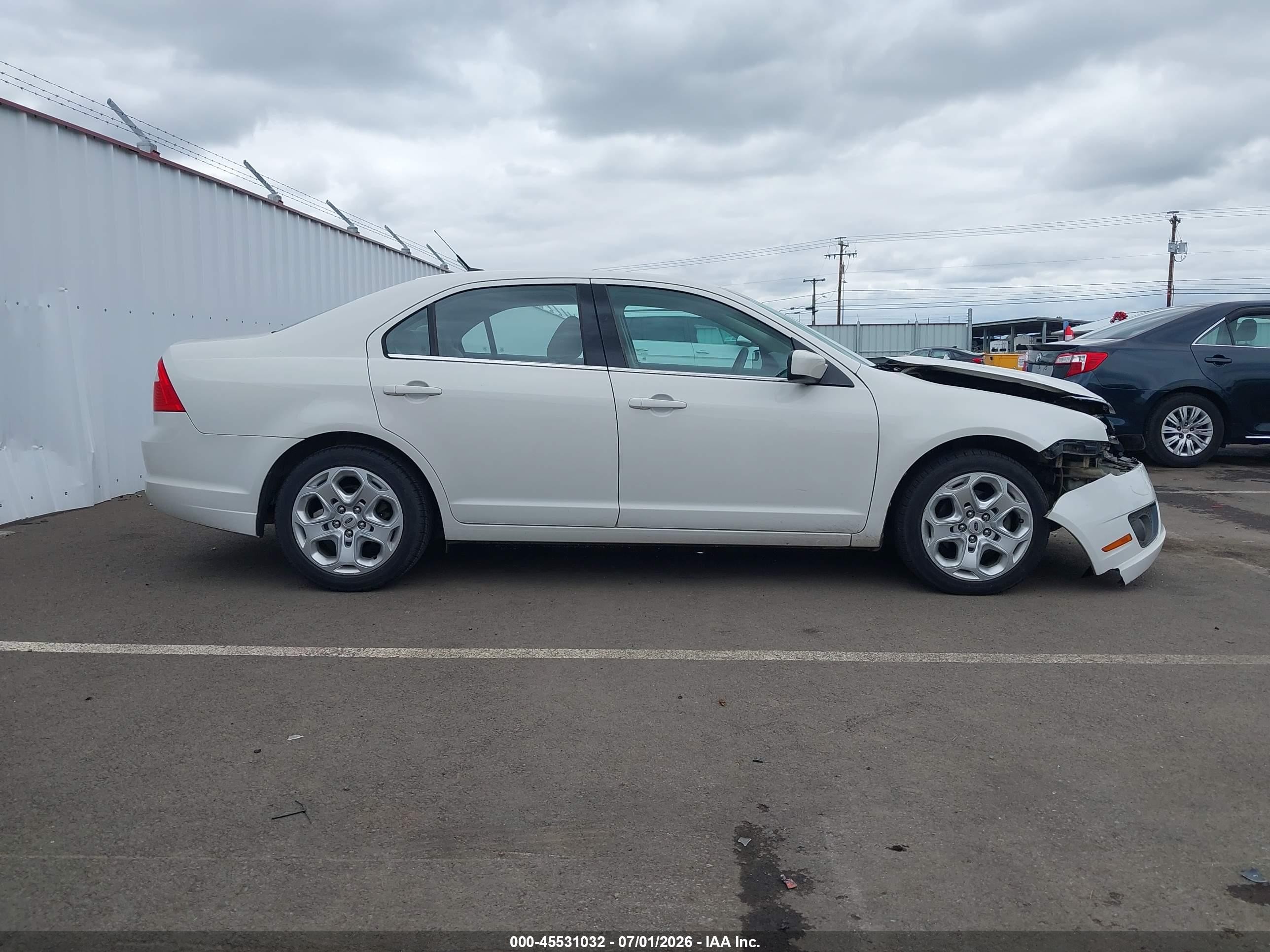 2010 Ford Fusion Se White vin: 3FAHP0HG2AR247334