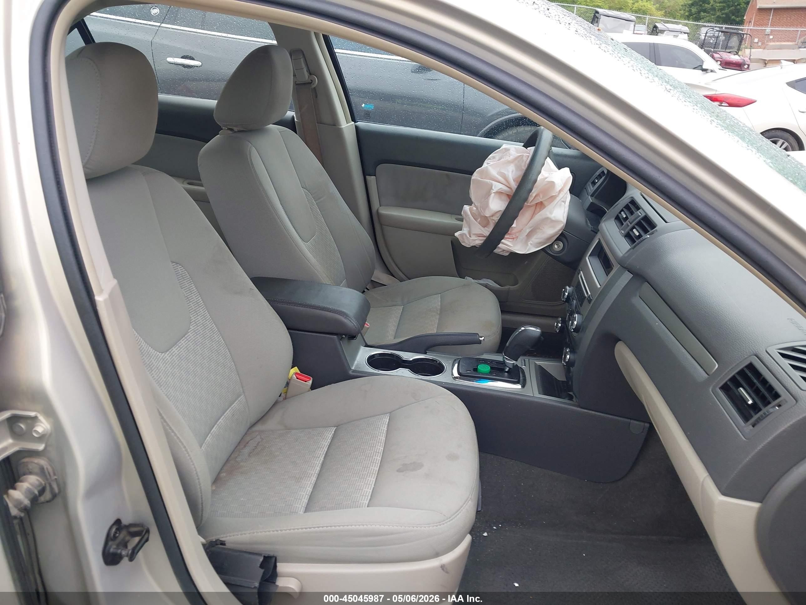 2010 Ford Fusion Se Silver vin: 3FAHP0HG2AR392924