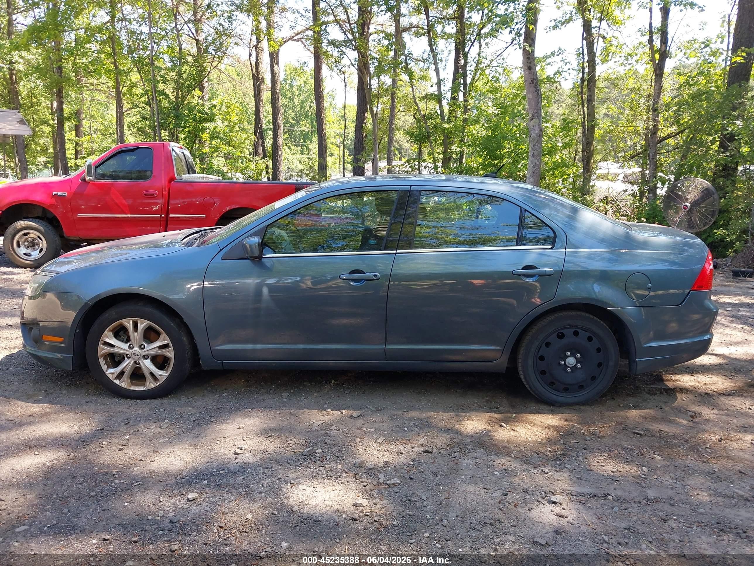 2012 Ford Fusion Se Blue vin: 3FAHP0HG4CR381023