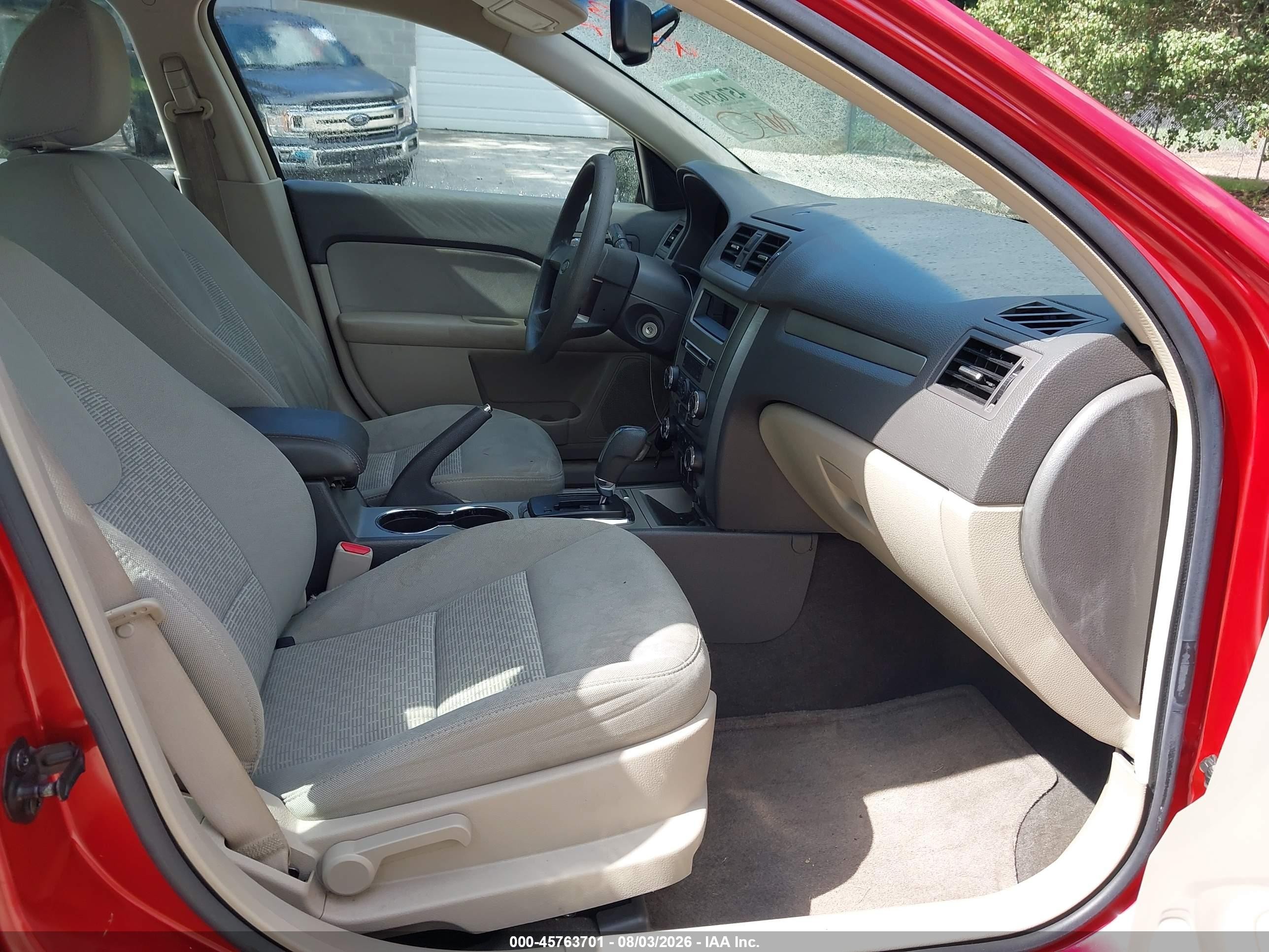 2010 Ford Fusion Se Red vin: 3FAHP0HG5AR365040
