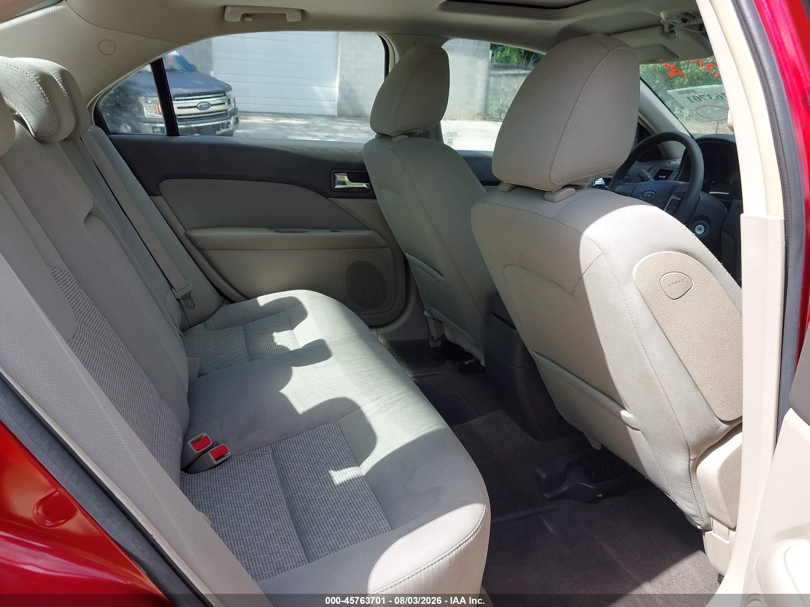 2010 Ford Fusion Se Red vin: 3FAHP0HG5AR365040