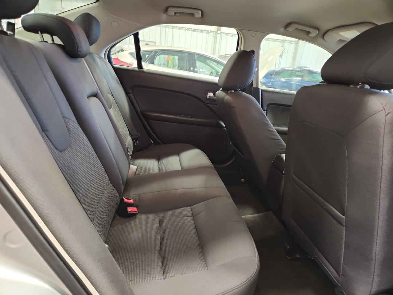 2011 Ford Fusion Se Silver vin: 3FAHP0HG5BR343461
