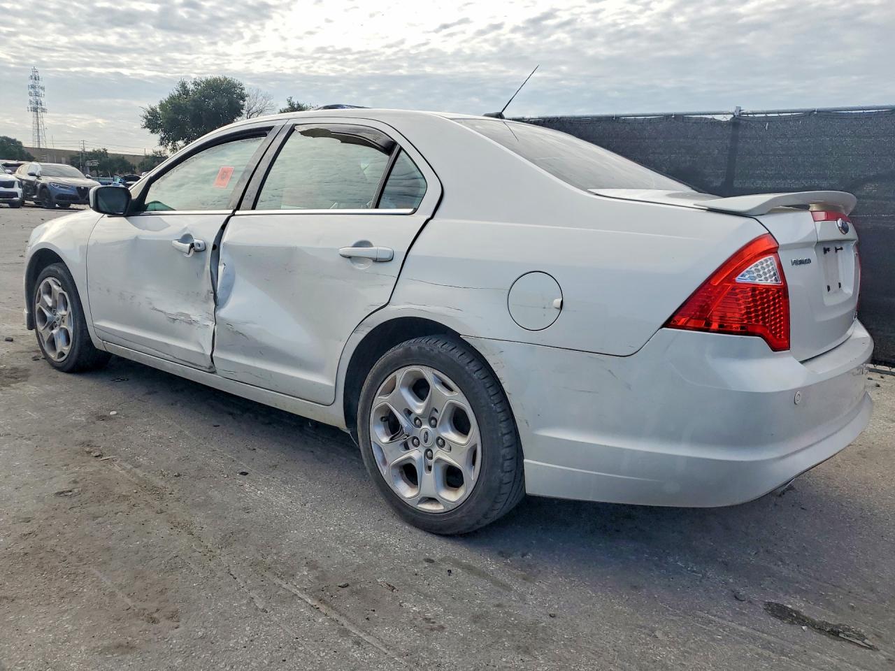2010 Ford Fusion Se White vin: 3FAHP0HG6AR111126