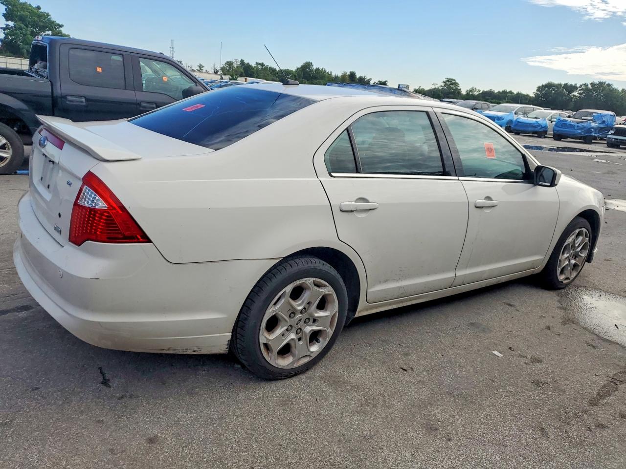 2010 Ford Fusion Se White vin: 3FAHP0HG6AR111126