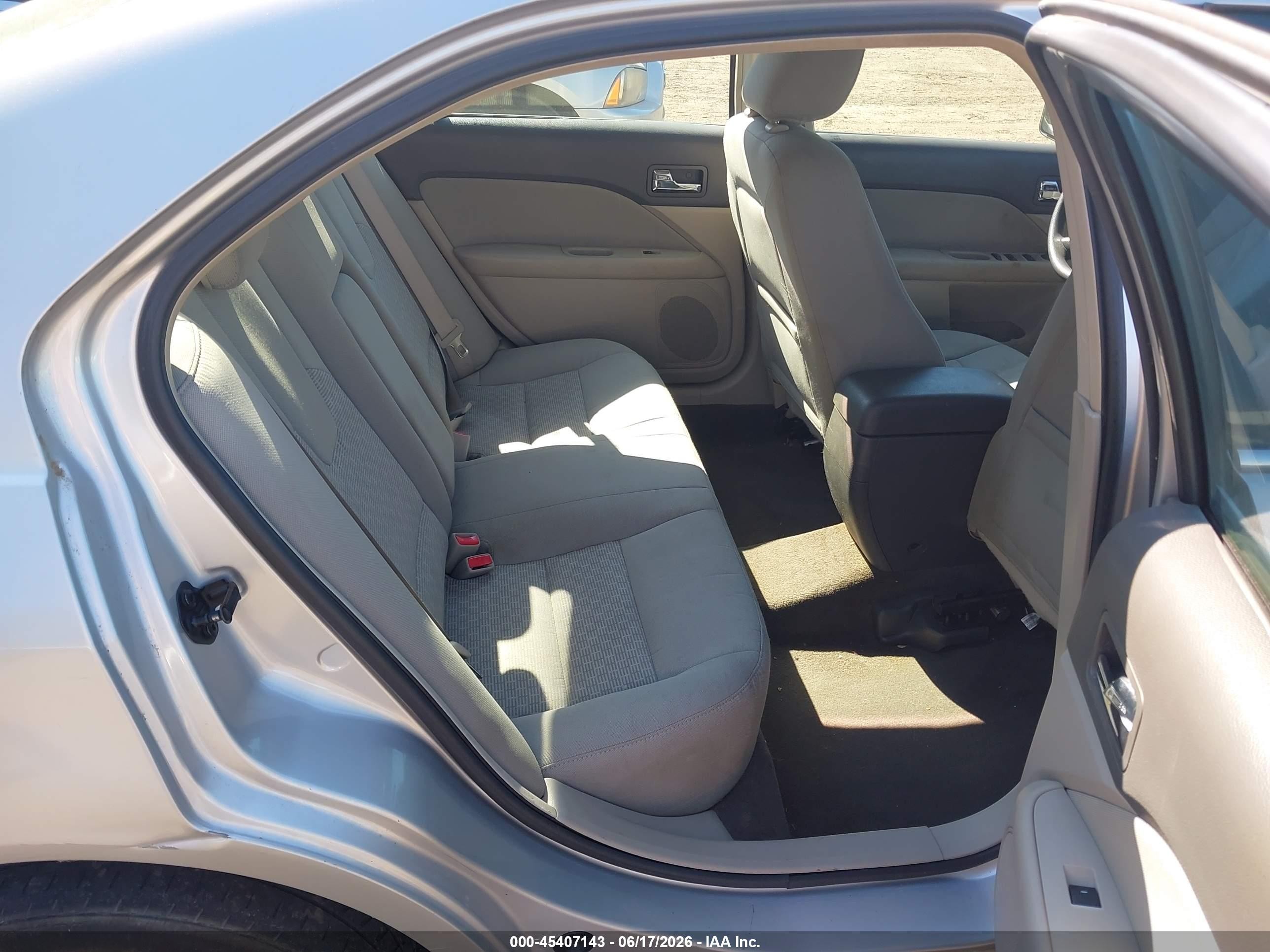 2010 Ford Fusion Se Silver vin: 3FAHP0HG6AR341636