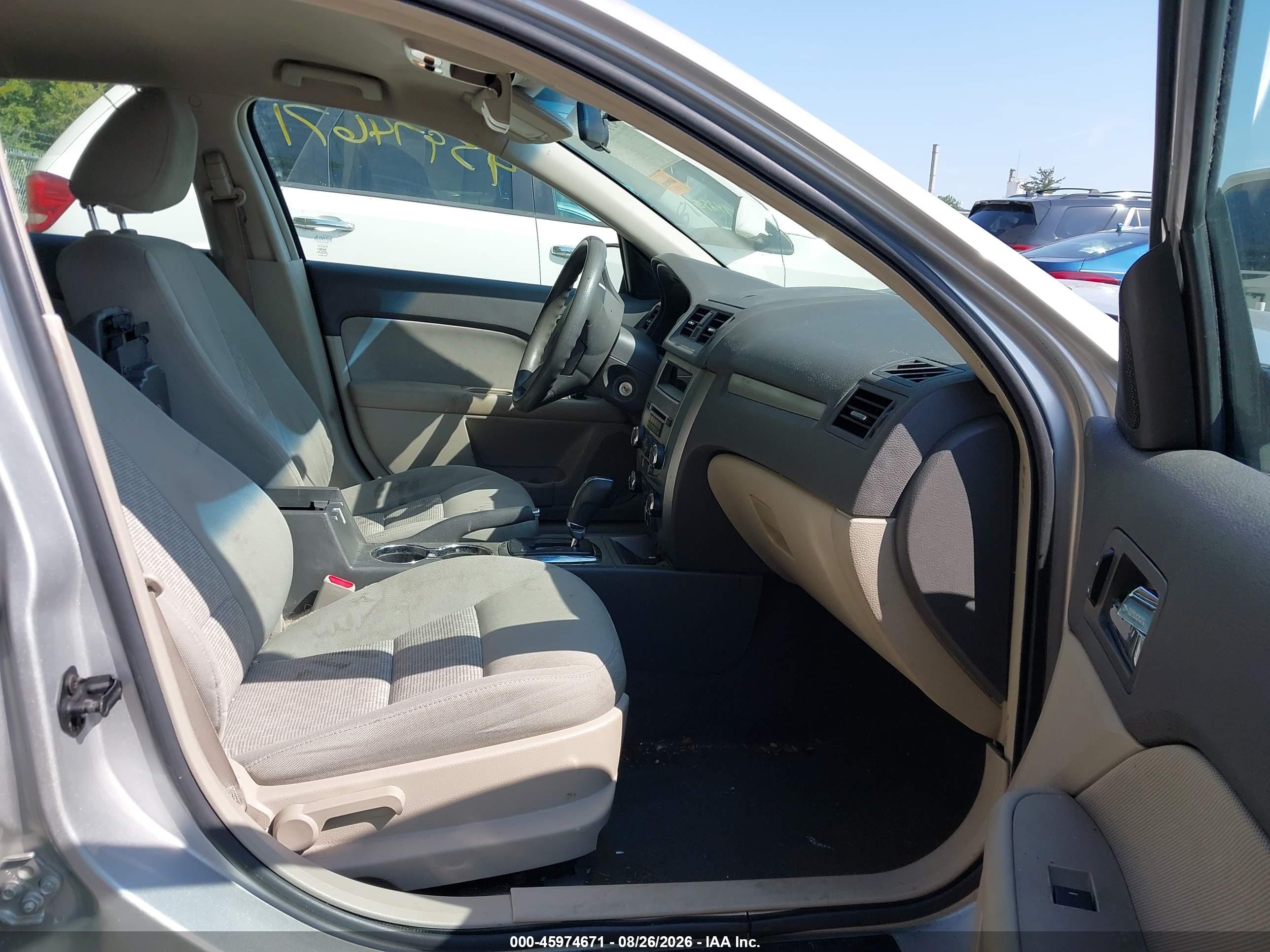 2010 Ford Fusion Se Silver vin: 3FAHP0HG7AR120921