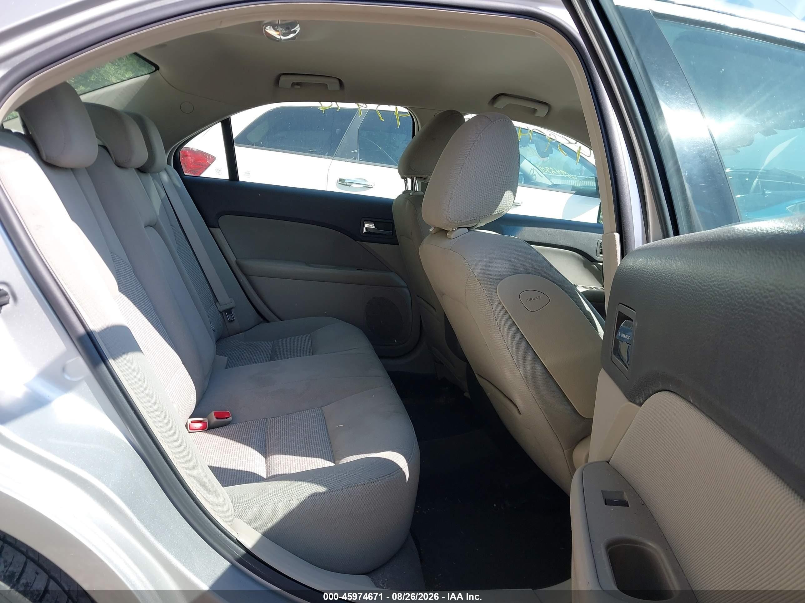 2010 Ford Fusion Se Silver vin: 3FAHP0HG7AR120921