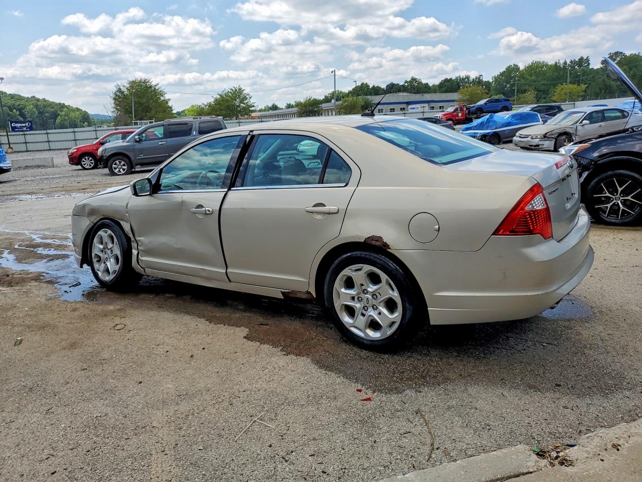 2010 Ford Fusion Se Beige vin: 3FAHP0HG7AR250312