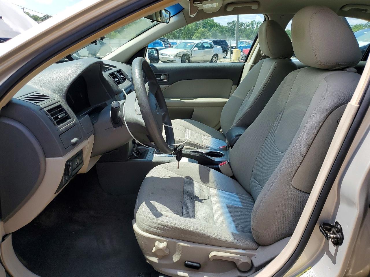 2010 Ford Fusion Se Beige vin: 3FAHP0HG7AR250312