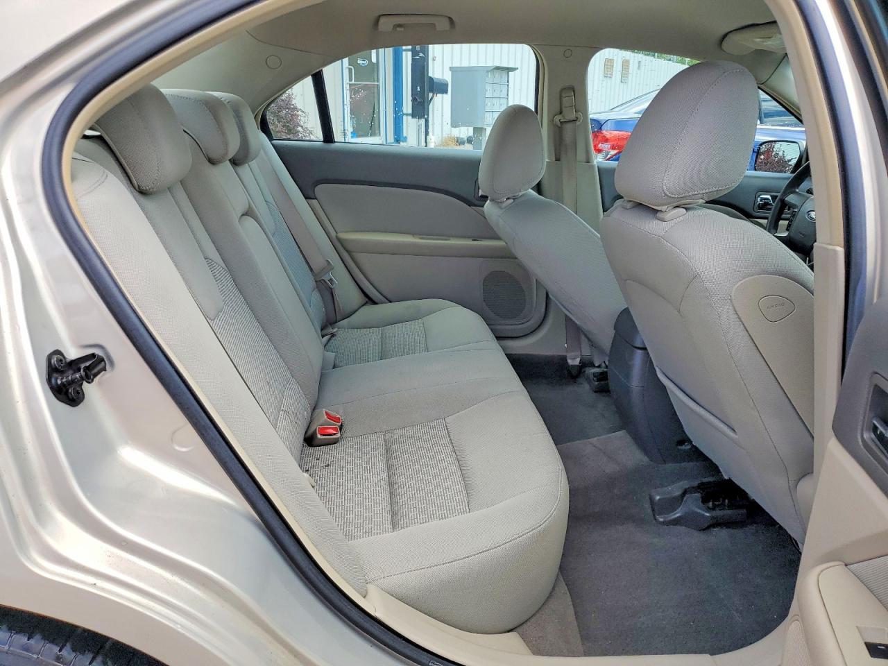 2010 Ford Fusion Se Beige vin: 3FAHP0HG7AR250312