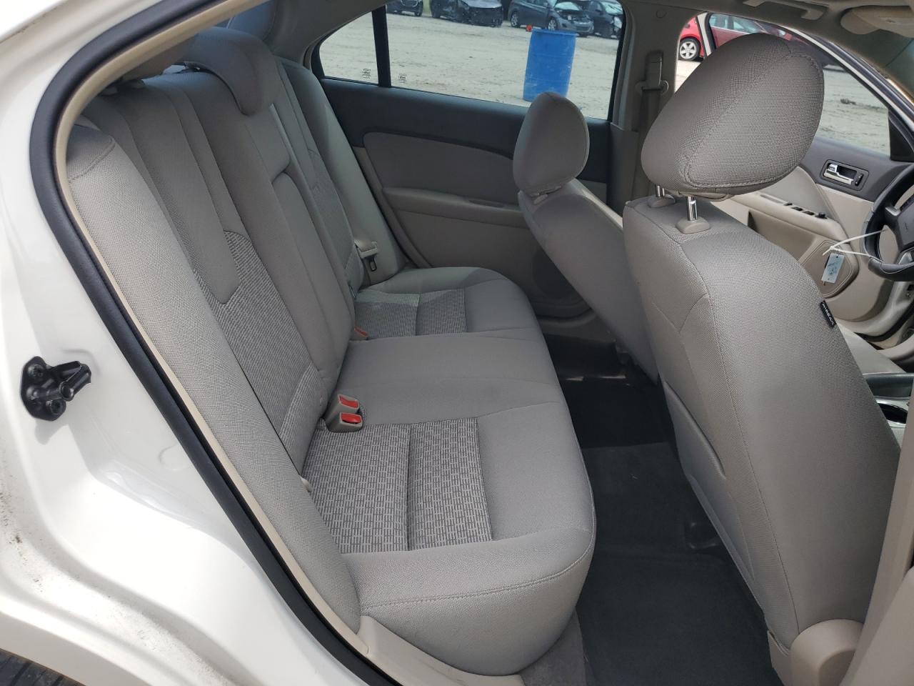 2011 Ford Fusion White vin: 3FAHP0HG7BR152544