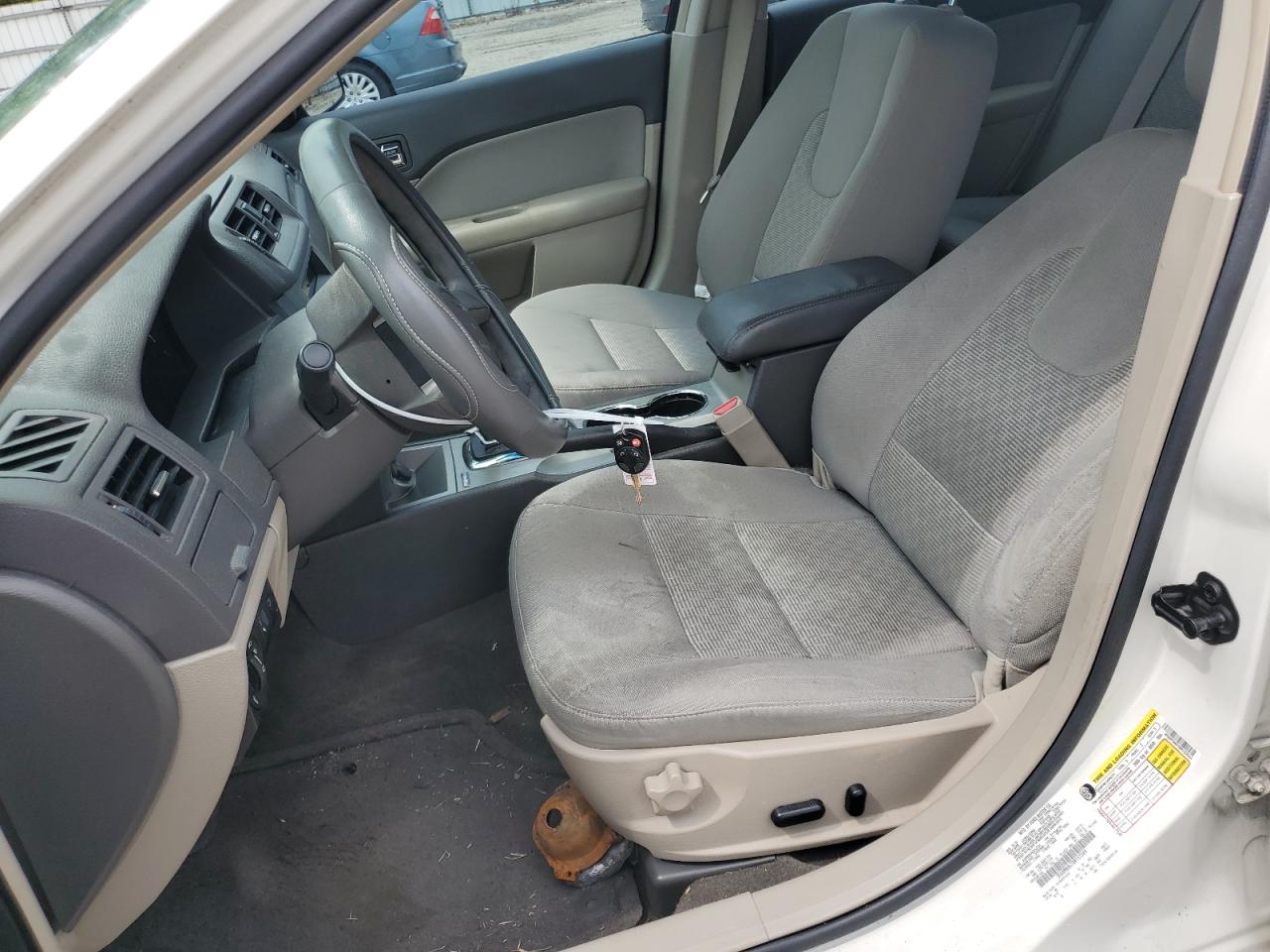 2011 Ford Fusion White vin: 3FAHP0HG7BR152544