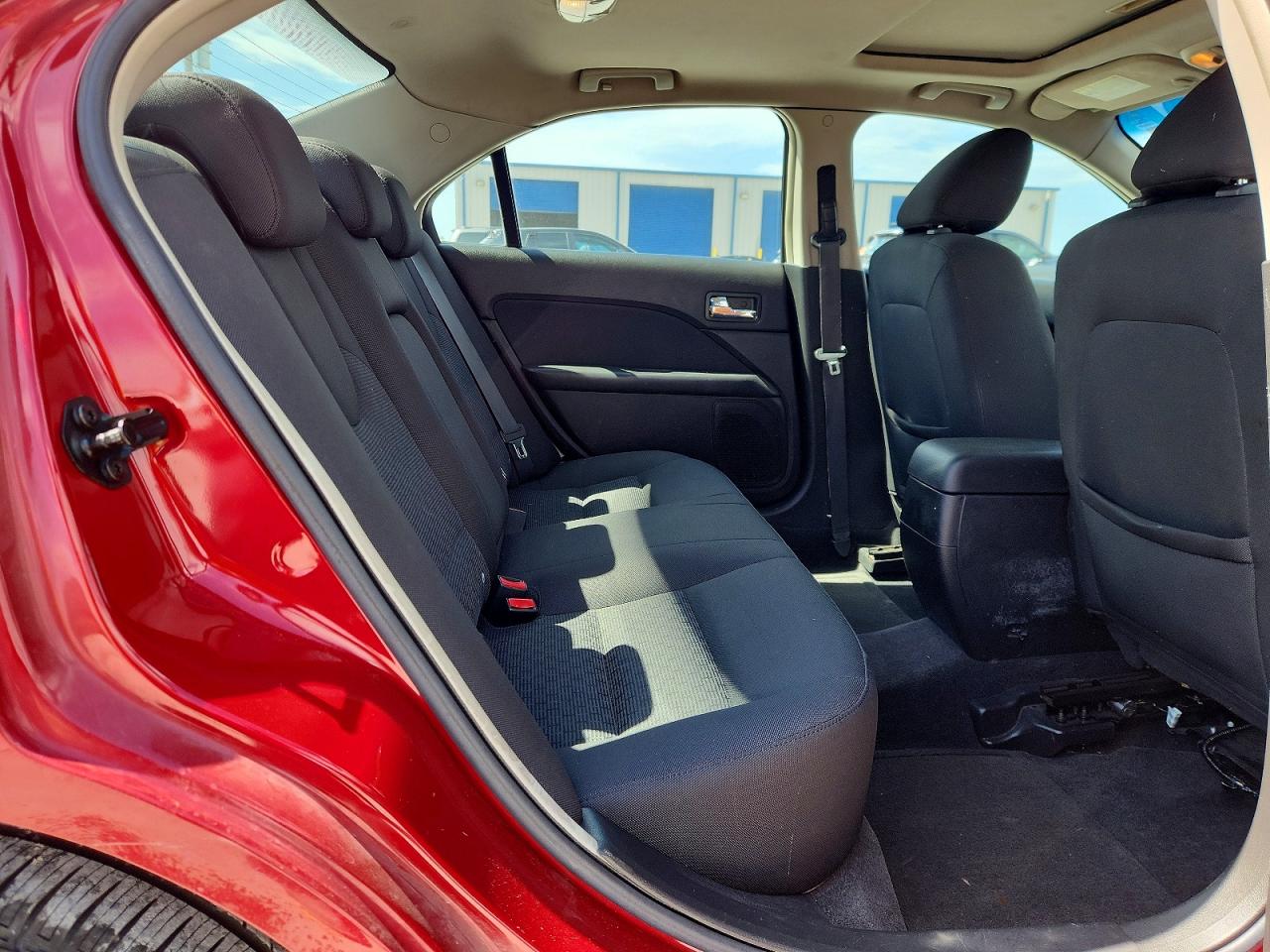 2010 Ford Fusion Se Красный vin: 3FAHP0HG8AR113010