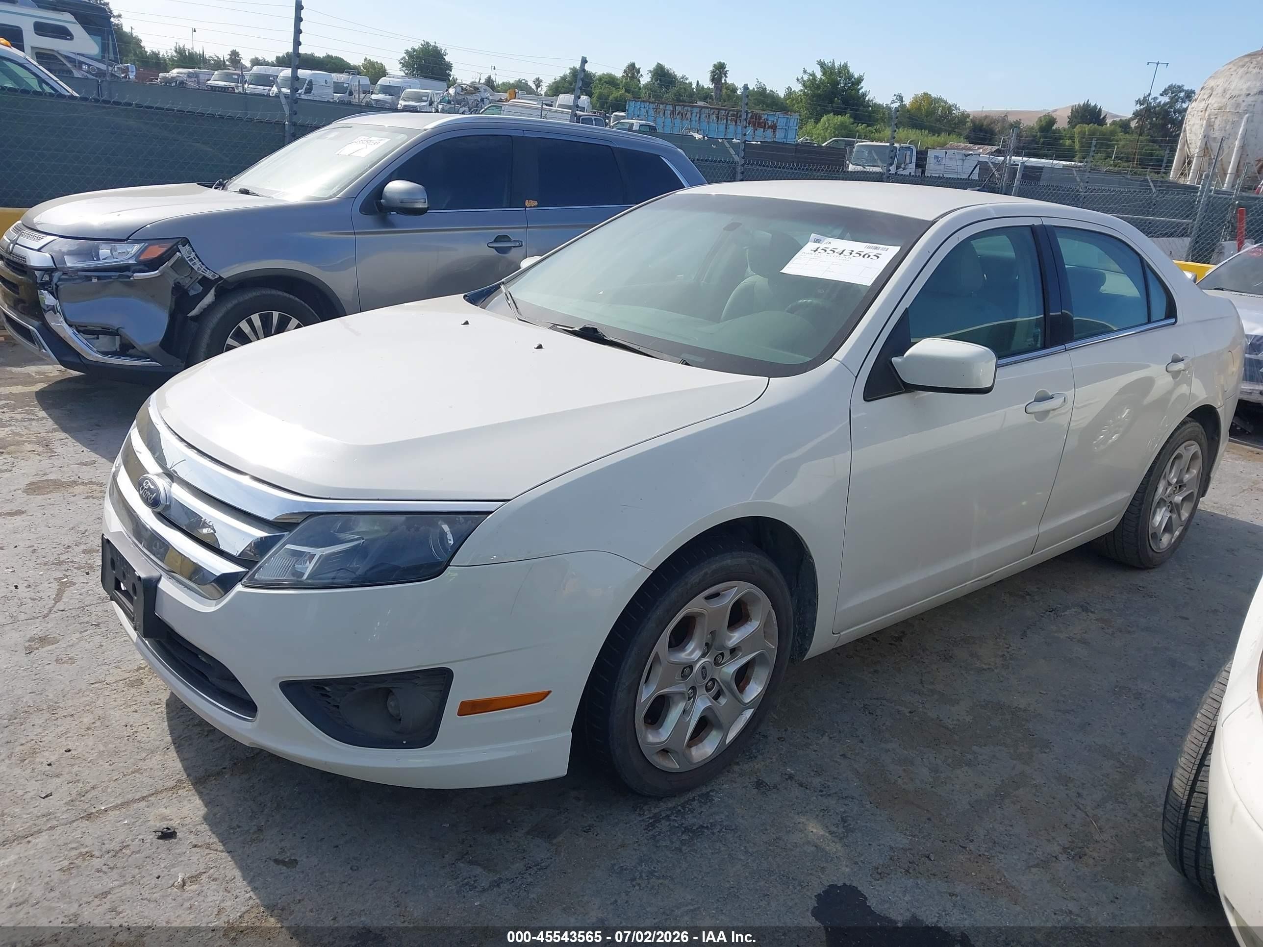 2010 Ford Fusion Se White vin: 3FAHP0HG8AR417731