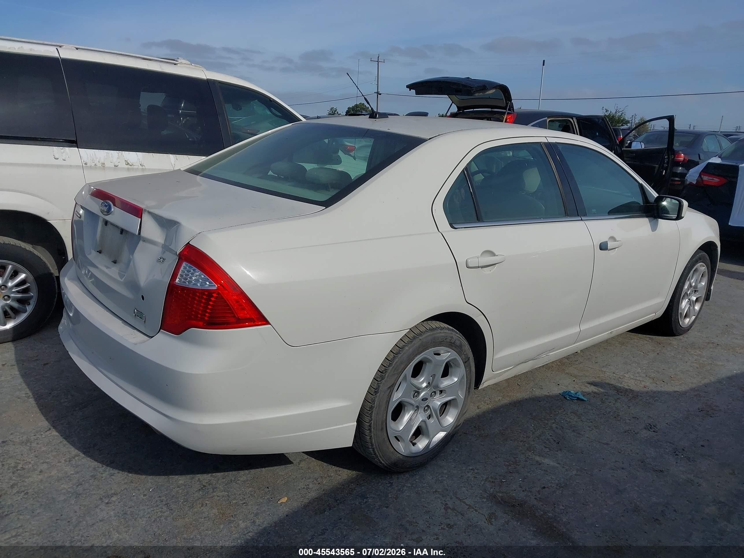 2010 Ford Fusion Se White vin: 3FAHP0HG8AR417731