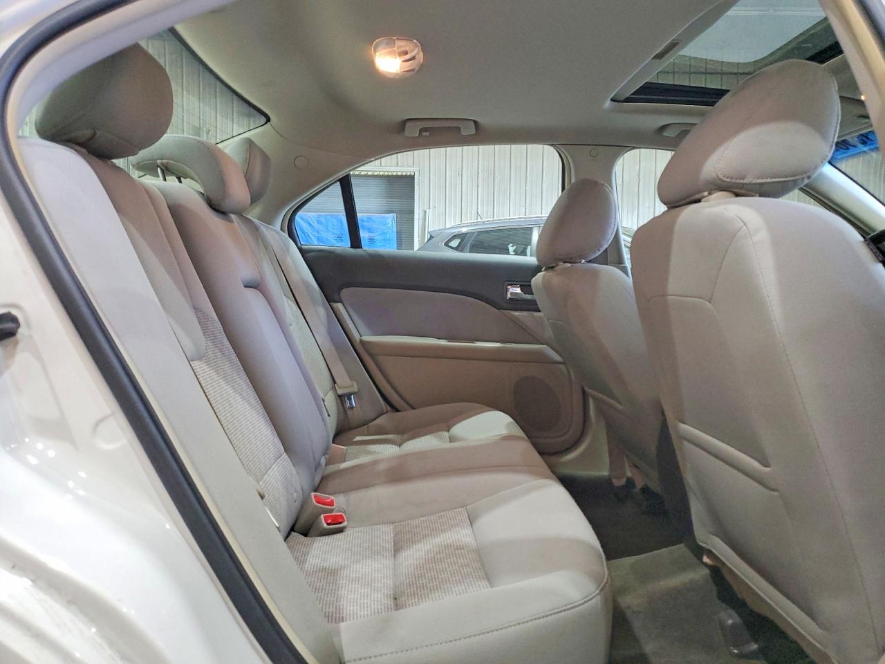 2011 Ford Fusion Se White vin: 3FAHP0HG8BR158630