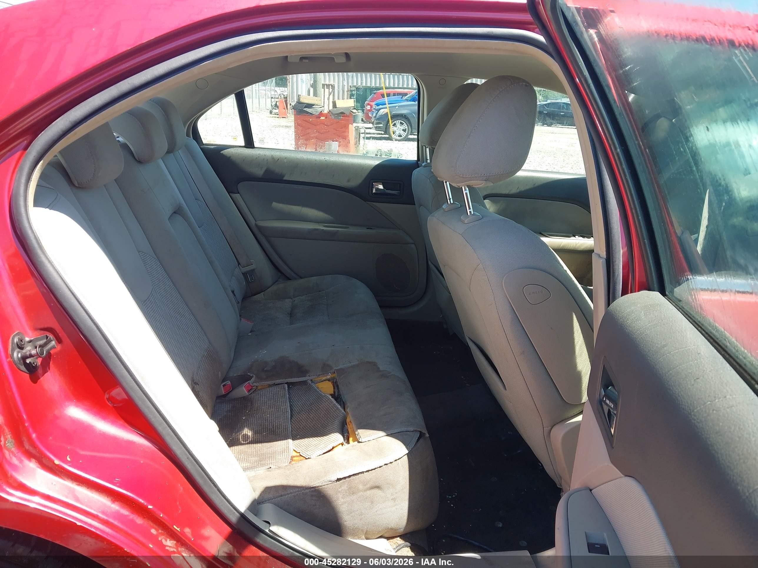 2010 Ford Fusion Se Red vin: 3FAHP0HG9AR362027