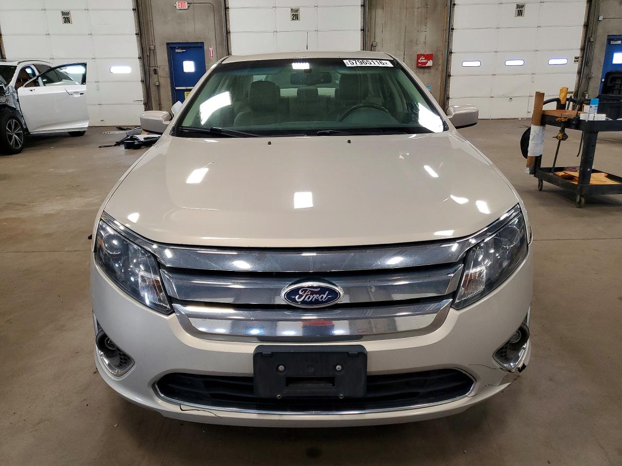 2010 Ford Fusion Бежевый vin: 3FAHP0JA6AR401811