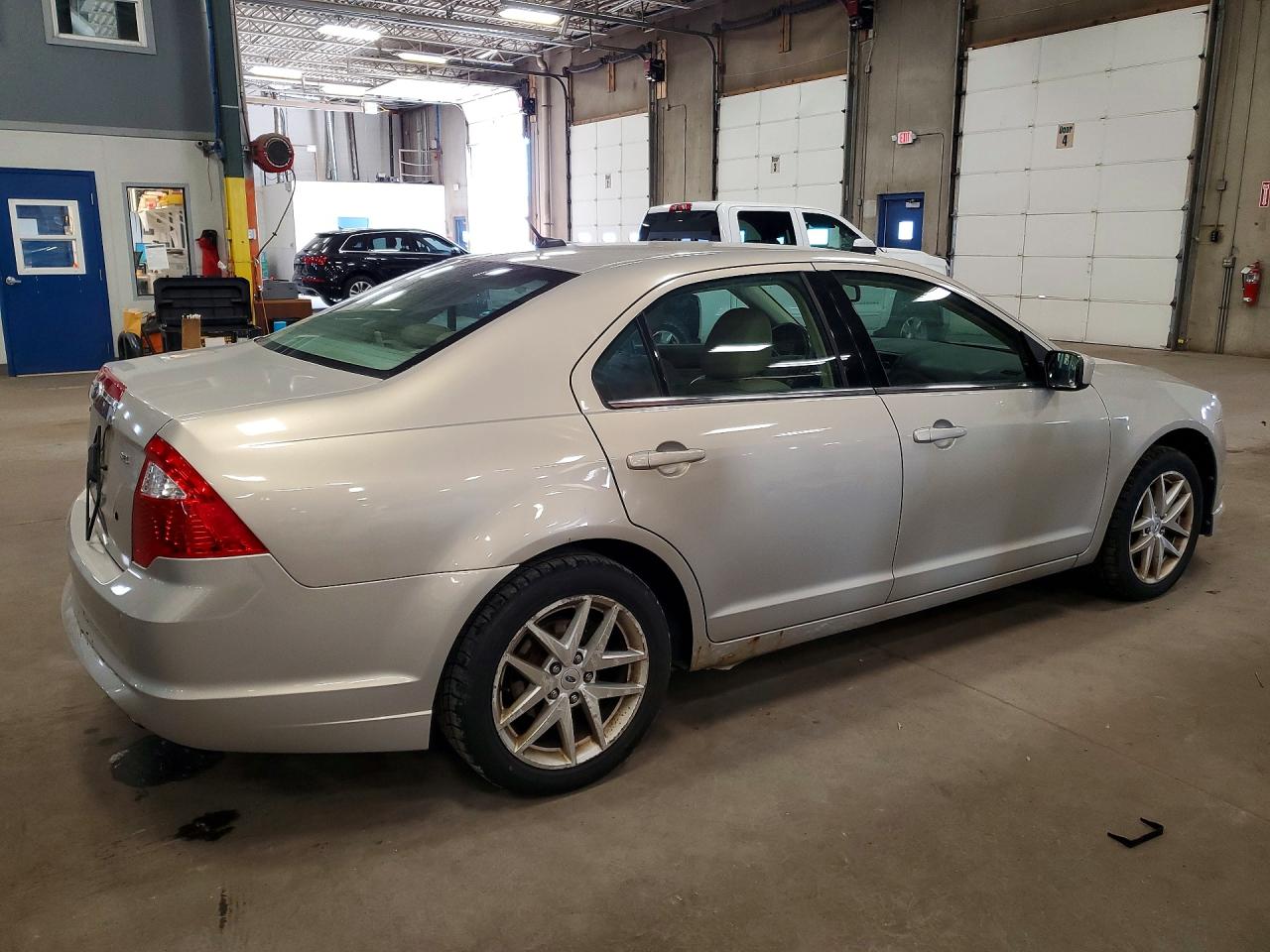 2010 Ford Fusion Бежевый vin: 3FAHP0JA6AR401811