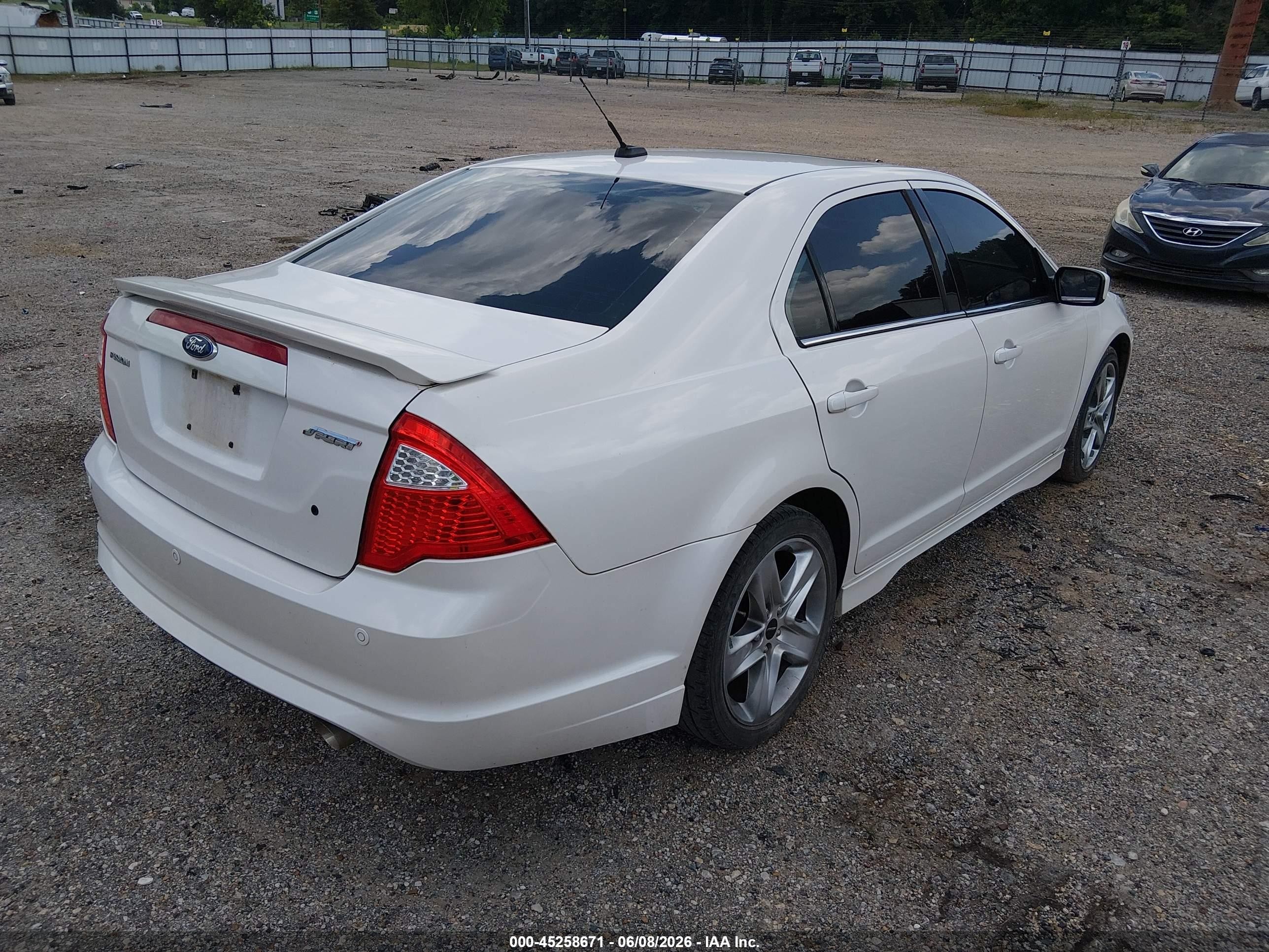 2012 Ford Fusion Sport White vin: 3FAHP0KC0CR310455