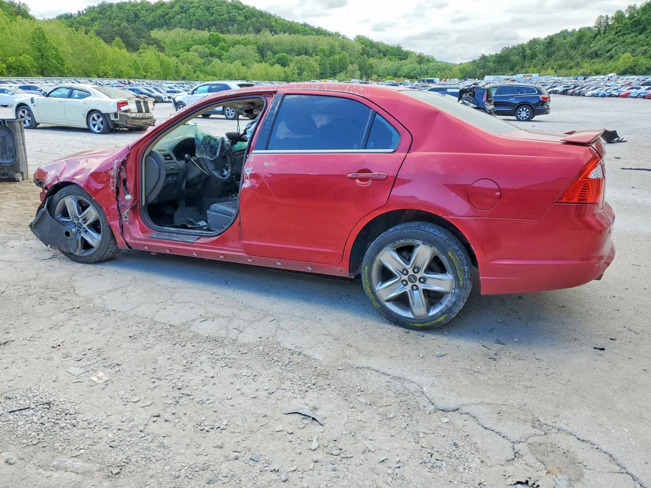 2011 Ford Fusion Sport Red vin: 3FAHP0KC5BR302141