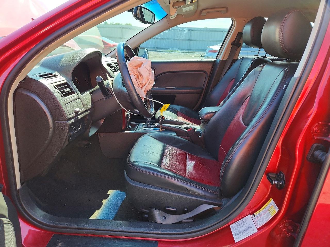 2011 Ford Fusion Sport Red vin: 3FAHP0KC6BR119718
