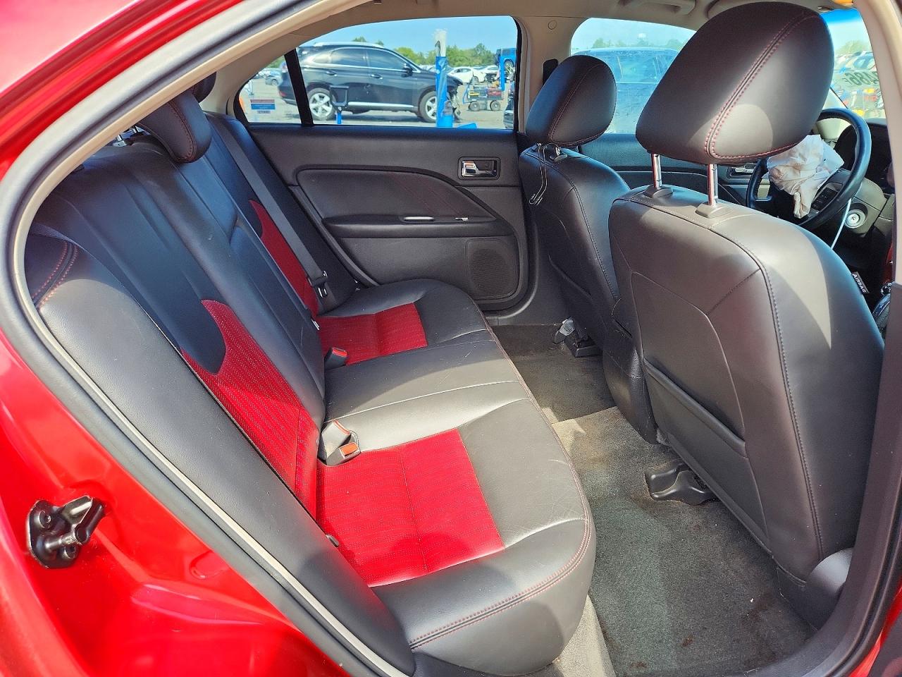 2011 Ford Fusion Sport Red vin: 3FAHP0KC6BR119718